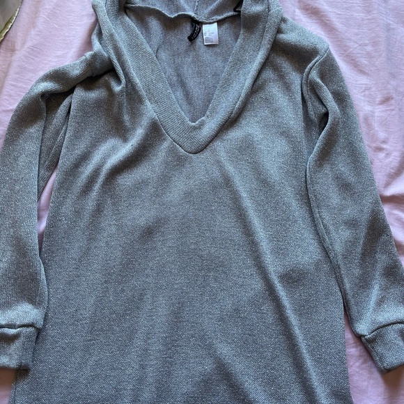 Long sleeve shimer Top - Picture 1 of 4